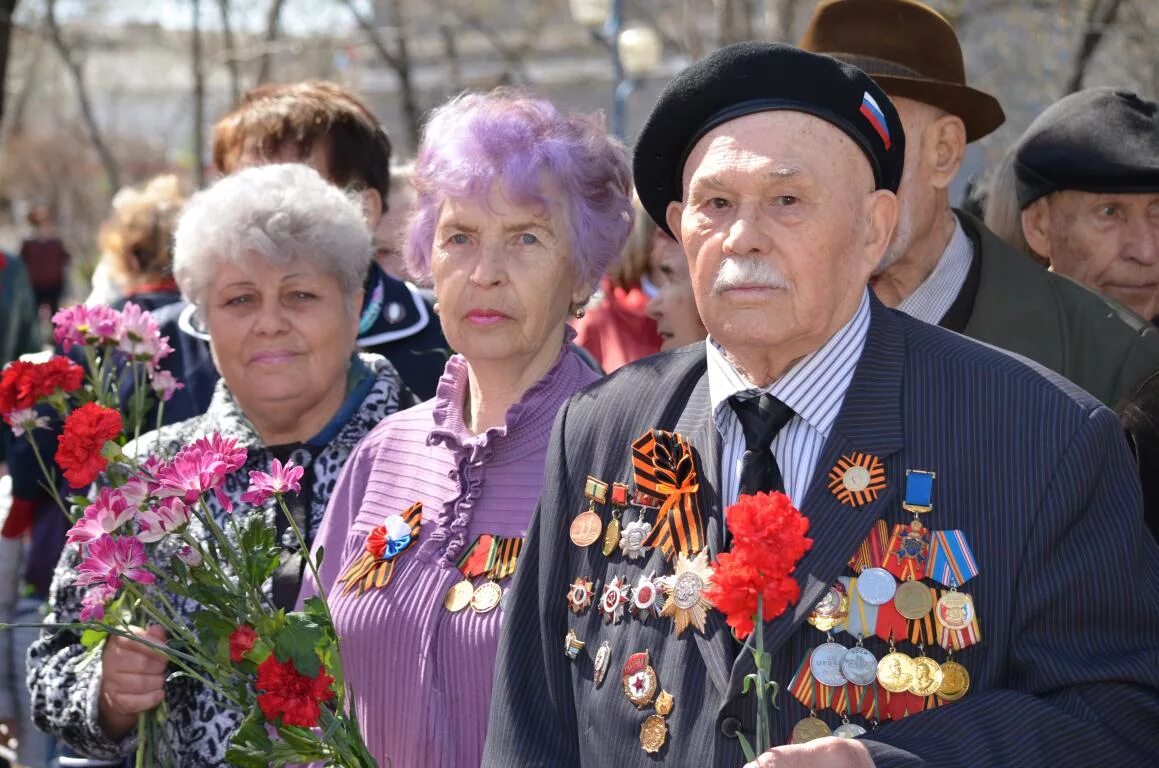 Телепрограмма белогорск амурская. Белогорск ветераны войны. Белогорск Амурская область совет ветеранов. Ветераны города Белогорска Амурской области. Жители Белогорска Амурской области.