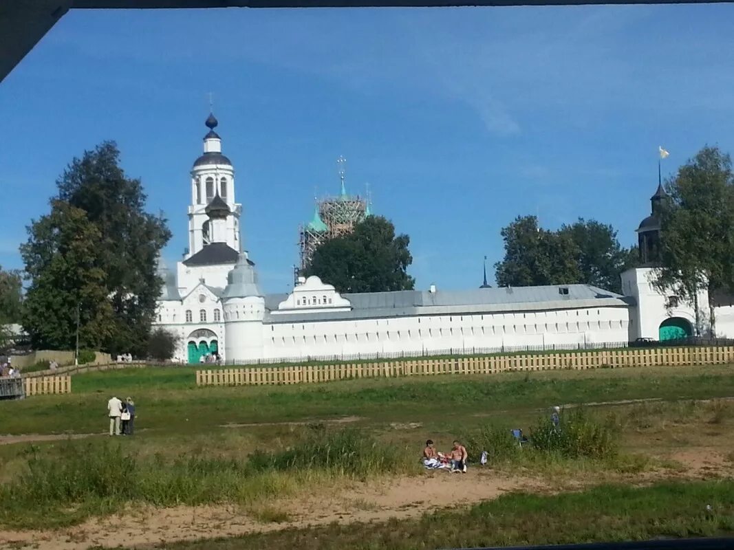 Свято введенский женский монастырь псковская. Монахини Толгского монастыря Ярославль. Свято-Введенский женский монастырь Курганская область. Толгский монастырь Пристань.