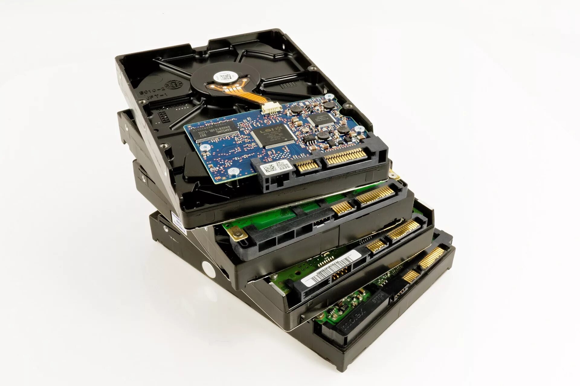 Как выбрать hdd. Жесткий диск fujitsu mhy2060bh. hdd 10tb. жесткие диски куча. много жестких дисков.