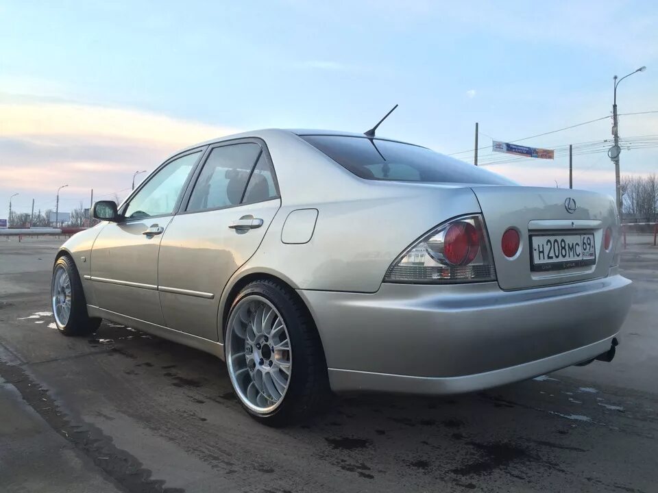 Toyota Altezza r18. Altezza r19. Altezza диски r18. Altezza r17 8j.