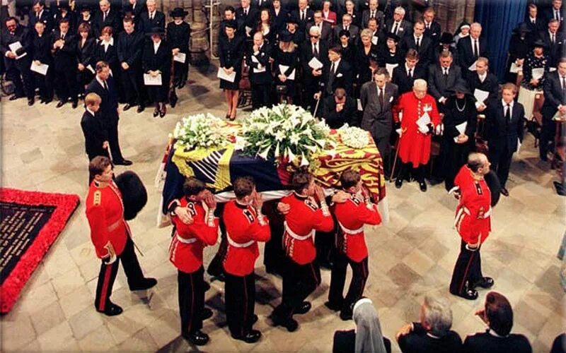 Похороны принцессы. Похороны принцессы Дианы 1997. Похороны принцессы Дианы.