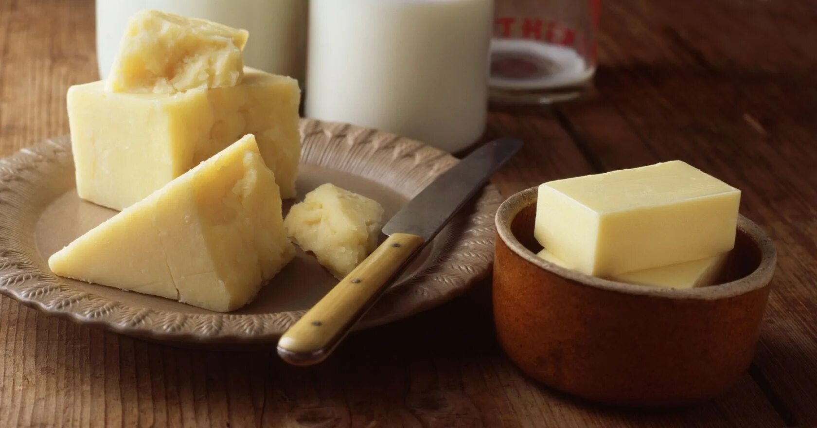 Радонежский сыр сальский. Сыр в масле. Молоко сыр. Молочные продукты. Сыр в масле.