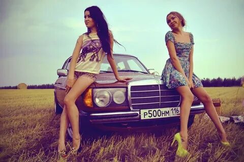 2 девочки в машине