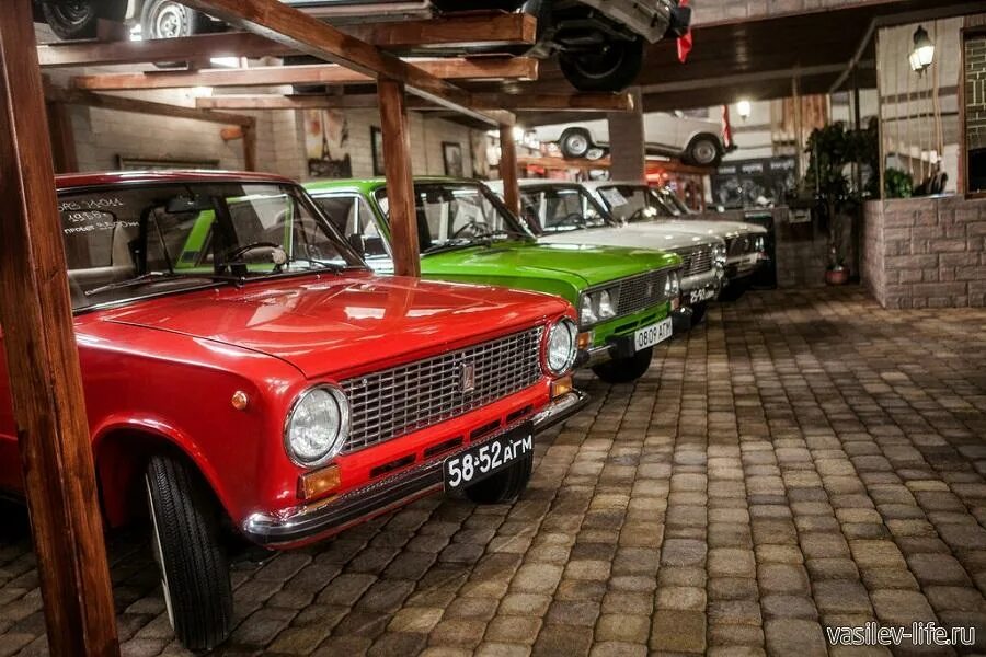 Планета автостекла краснодар воронежская 124. Музей ретро авто краснодар воронежская. Планета автостекла краснодар. Музей ретро автомобилей в краснодаре на воронежской. Музей ретро авто краснодар воронежская.