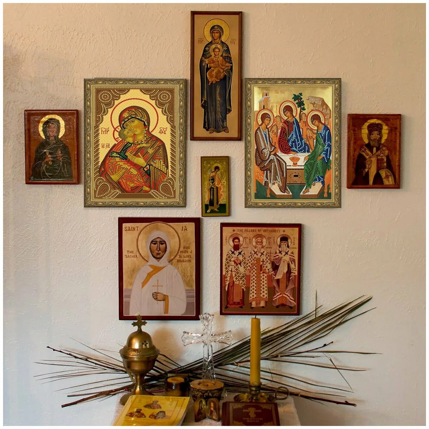 можно ли вешать иконы на стену. размещение иконы в современном интерьере. иконы дома. иконы дома. иконы в современном интерьере.