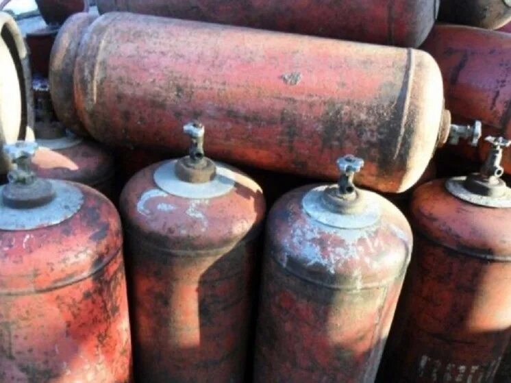 Переаттестация газовых баллонов. Газовый баллон 25л фото. Принимают газовые баллоны. Газовый баллон. Газовый баллон 50л б\у.