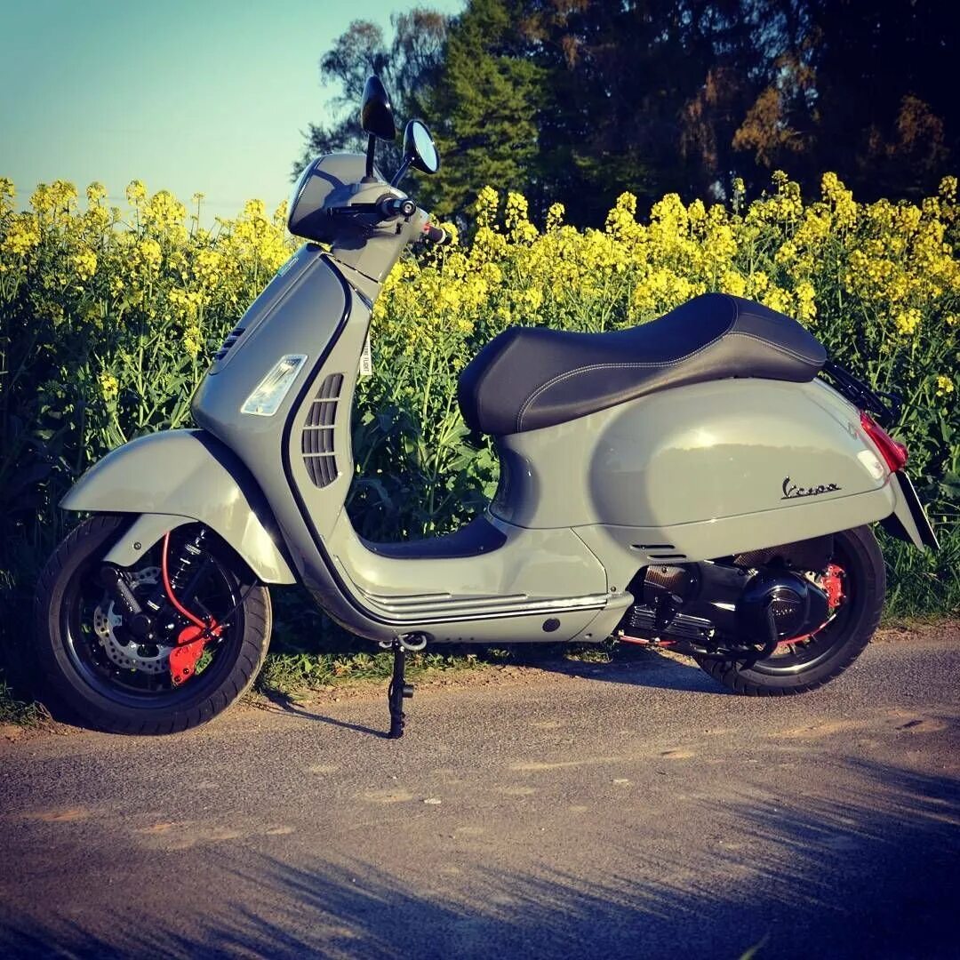 Легкие скутеры. Хонда Веспа. Vespa GTS 300 Tuning. Vespa скутер Хонда. Скутер Веспа 250.