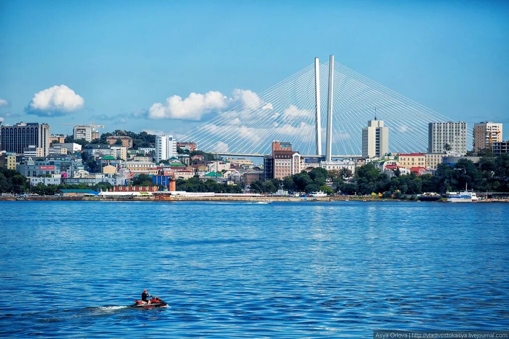 Vladivostok 1. Владивосток море. Владивосток вид с моря на город. Морской Владивосток. ВТД на Владивосток с млря.