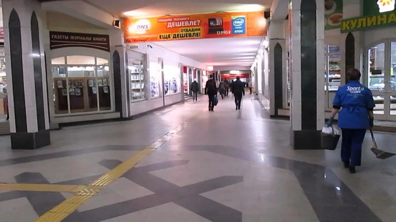 Кольцо на баумана казань. Торговый центр кольцо казань. Станция кольцо казань. Тц золотое кольцо казань. Тц золотое кольцо казань.