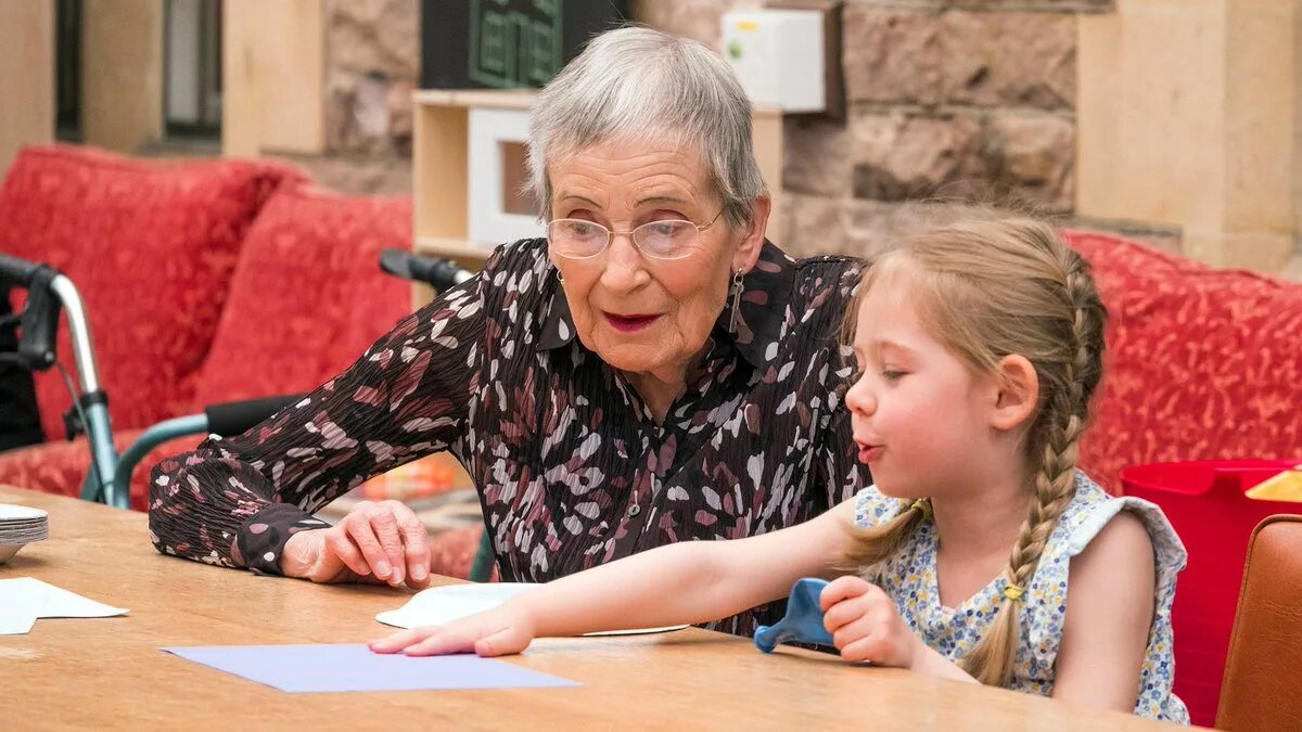 Дети пенсионеры. Old people s Home. Child helping older people.