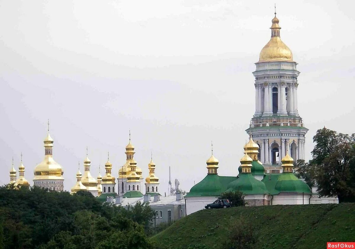 История киево печерской. Киево-Печерская Лавра Киев. Киево Печерский монастырь. Киево-Печерская Лавра Киев 1051. Киево Печерский монастырь в Киеве 1051.