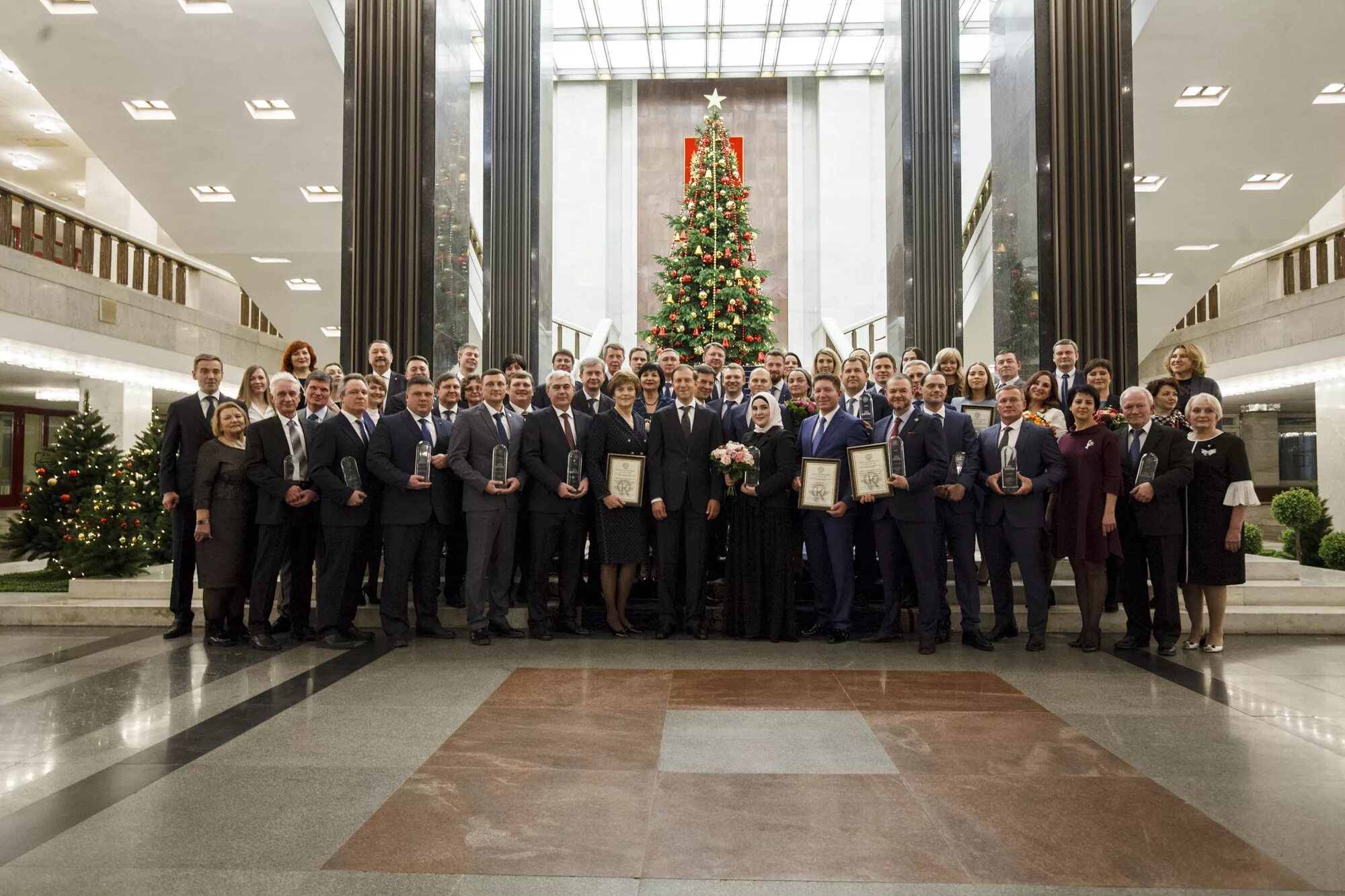 Премия правительства РФ В области качества. Премия правительства РФ В области науки и техники 2020г. Лауреат премии правительства РФ В области качества. Премии по качеству , премия правительства РФ. Российское качество 2017