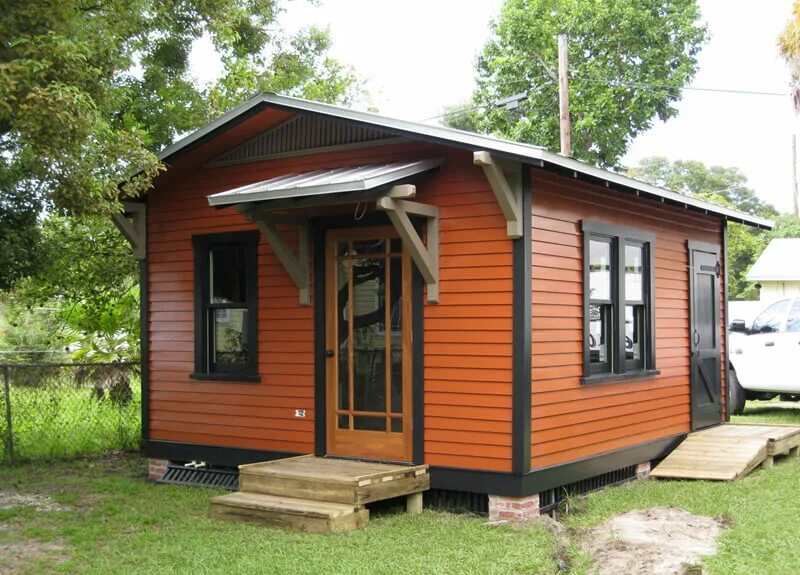 вагончик на участке. домик времянка. красивый сарай для дачи. тини хаус 6х2. временный домик для дачи.