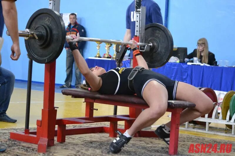 соревнования по жиму без экипировки