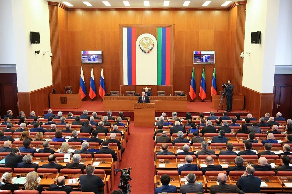 рамазан абдулатипов. законодательный орган дагестана. исполнительная власть дагестана. законодательный орган республики дагестан. правительство рд.