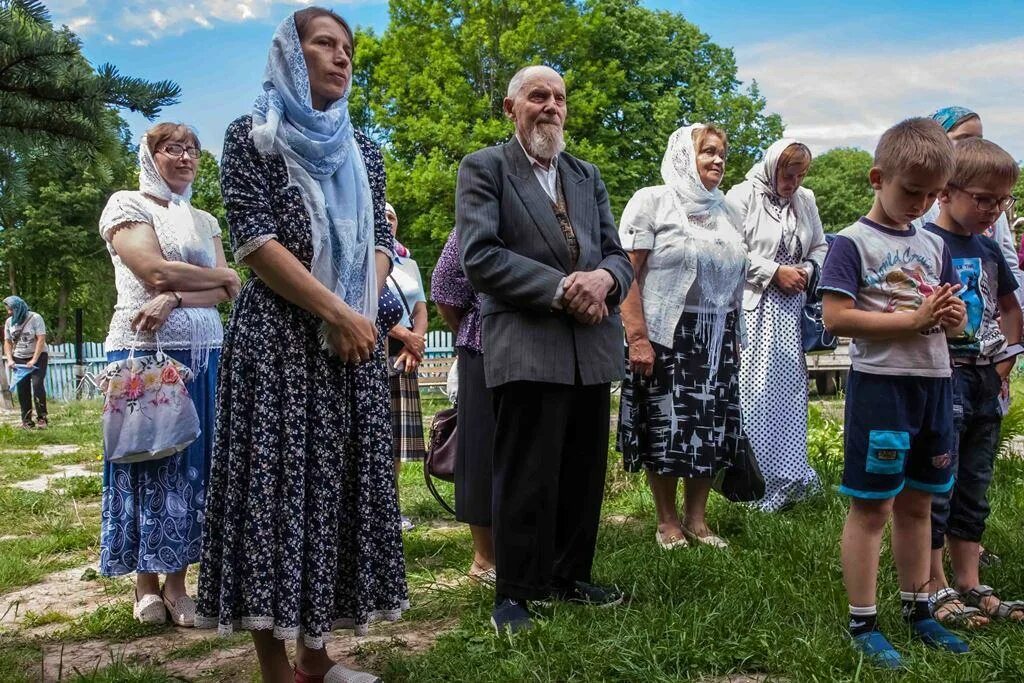 церковь в стари брянской области. старь дятьковский район брянской области. администрация пгт старь дятьковского. погода на неделю в стари брянской. погода в дятьково.