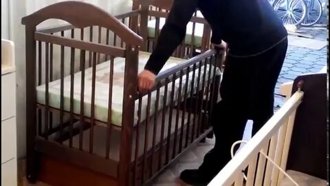 Опустить кроватку