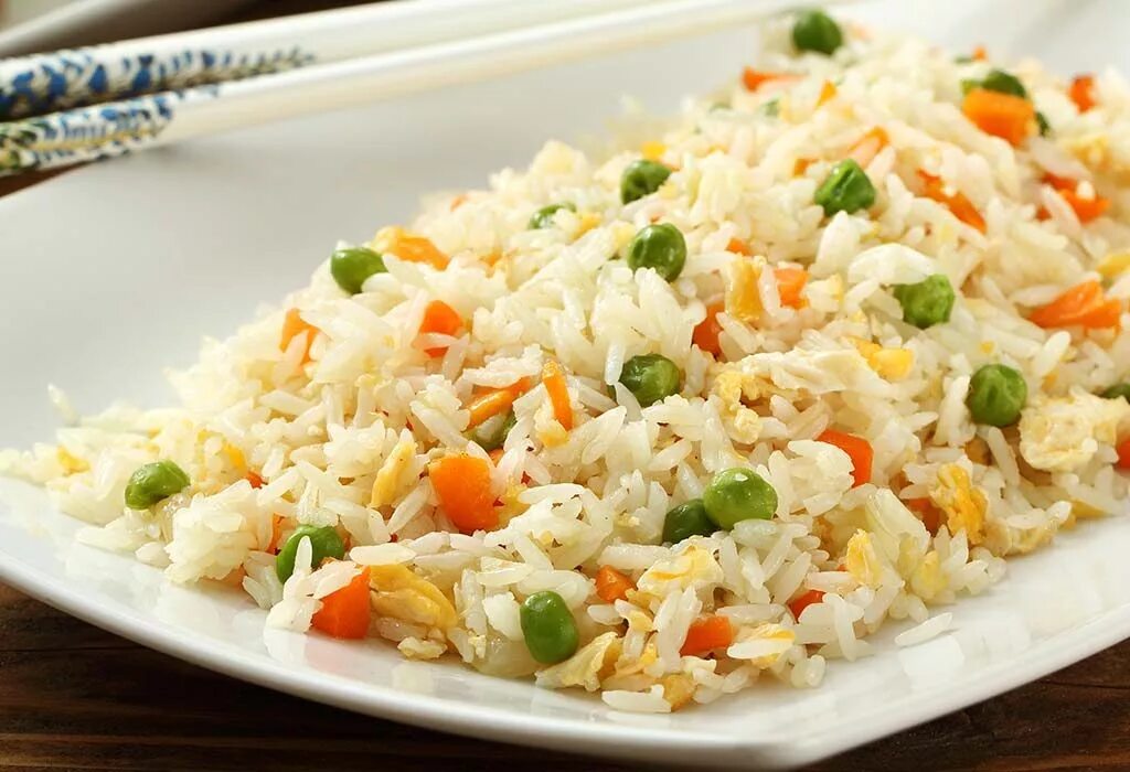 Rice vegetable. Фрайд Райс. Наси горенг. Рис с овощами. Рис отварной с овощами.