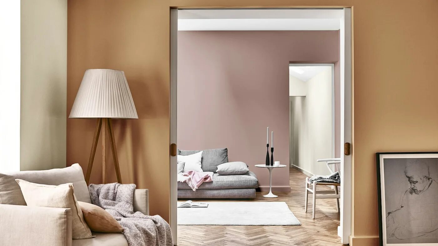 Dulux пряный мед. Dulux 30yy 68/024. Dulux 90yr 73/029 в интерьере.