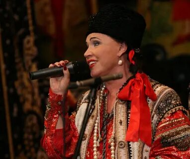 Поет казачка