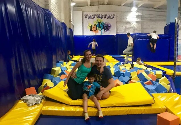 Батутный центр гоголя 45 череповец. Батутный центр выкрутасы череповец. Батутный центр череповец выкрутас. Батутный центр череповец выкрутас. Тут батут череповец на гоголя 45.