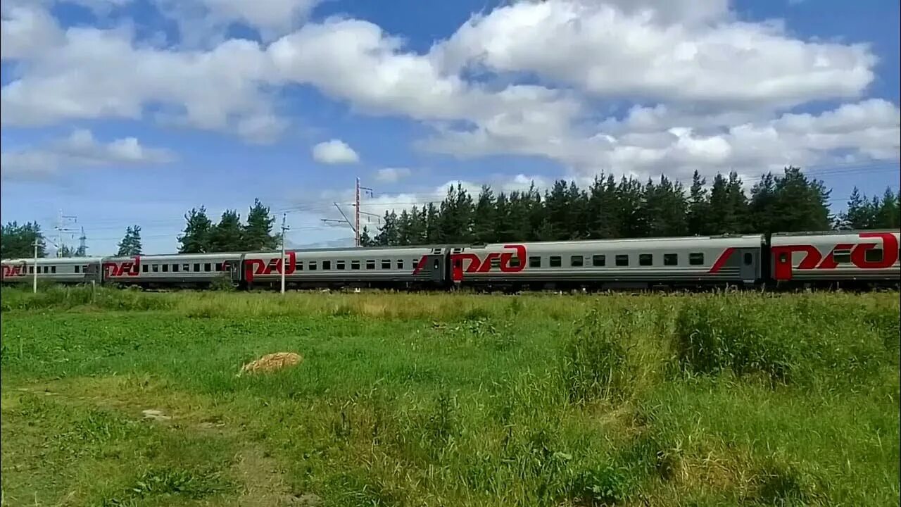 Электричка Петрозаводск. Петрозаводск поезд туда. Переезд для поезда с России. ЖД Крупец.