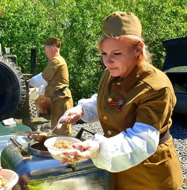 полевая кухня. где полевая кухня. военная полевая кухня. полевая кухня армейская. полевая кухня обед.