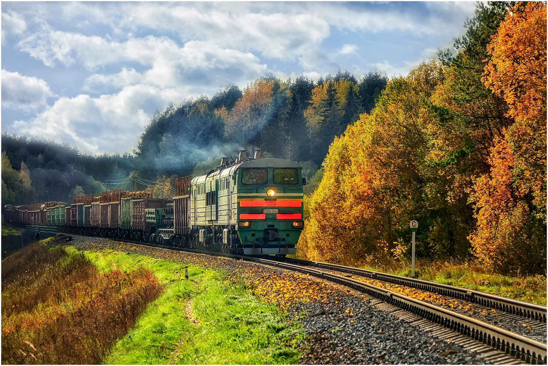 Пейзаж с железной дорогой. Пейзаж с поездом. Красивый пейзаж с железной дорогой. Железнодорожные пейзажи России.