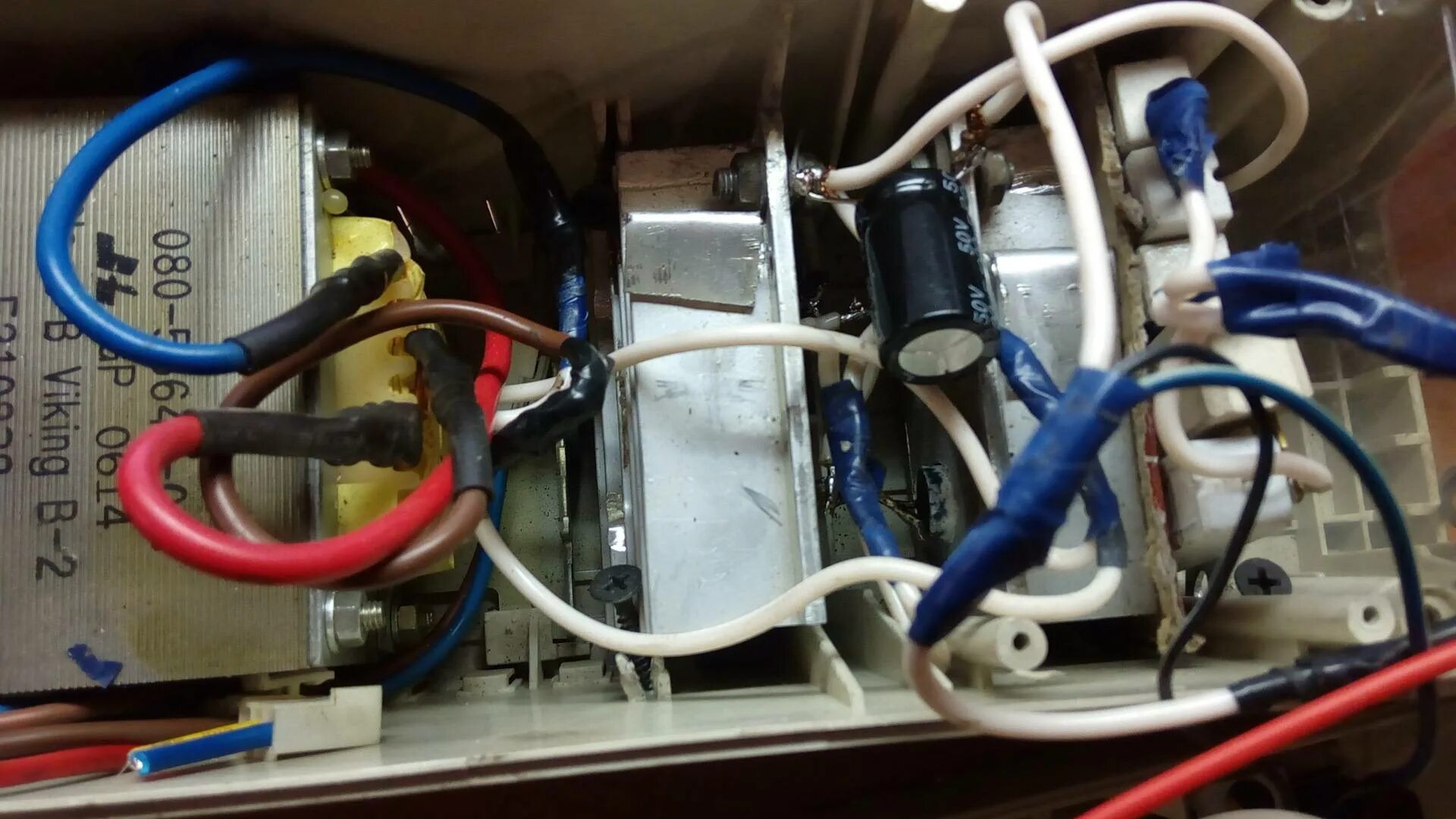 Бесперебойник 220 вольт. Зарядное устройство для ибп. Сонар уз 205. Зарядное из бесперебойника apc. Зу2-24 зарядное устройство.