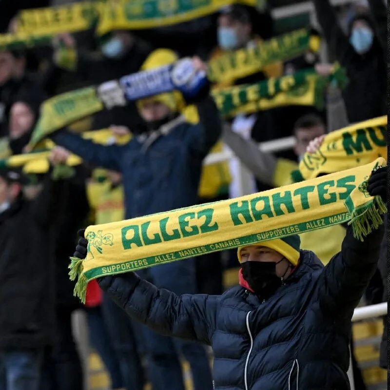 матч бразилия германия 2014. чм 2014 болельщики бразилии. матч бразилия германия 2014. болельщики бразилии по футболу. бразильская болельщица на чм 2014.