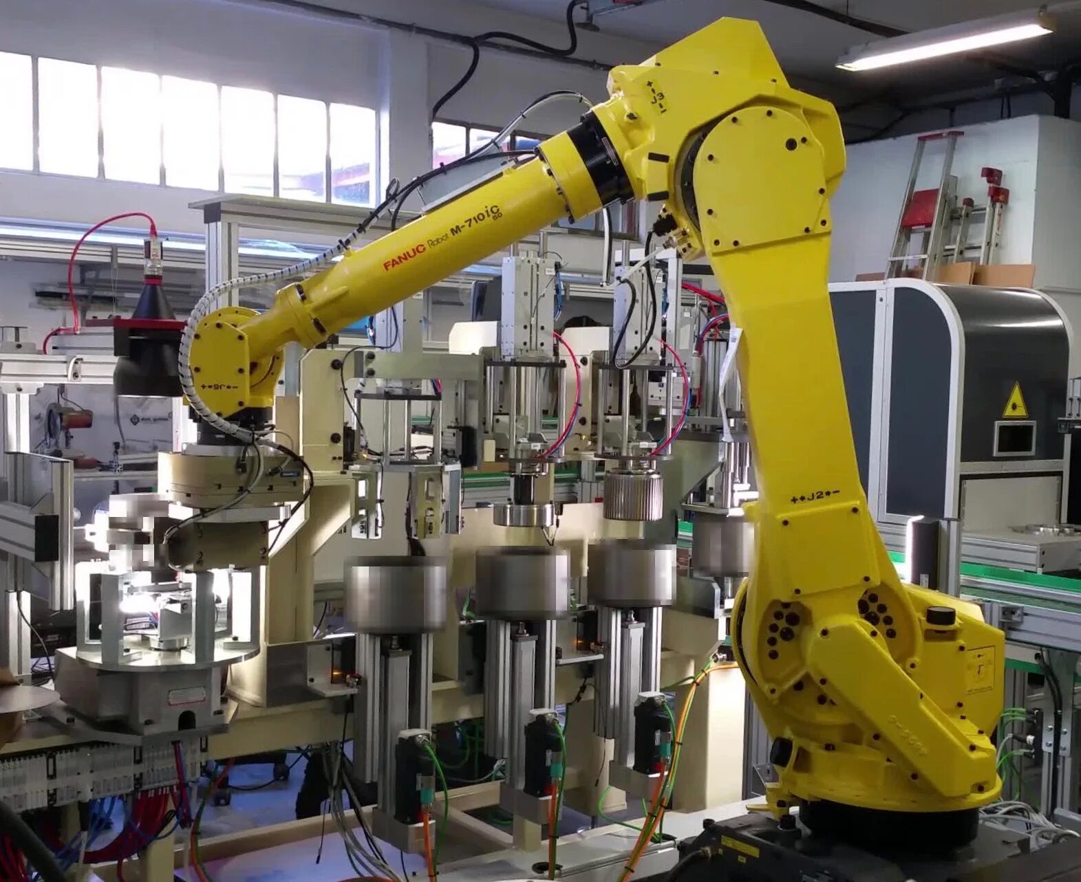 Станок zayer lfu 3000 видеообзор. Hobby 1212 цены. Mbо т 500 самонаклад. Machines eu. Фрезерный станок haas vf2.