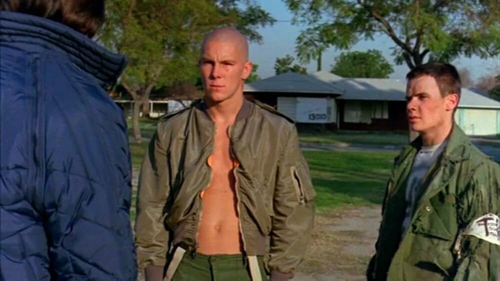 Пригород 1983. Пригород фильм 1983. suburbia фильм 1984. пригород 1983 suburbia. suburbia 1984 джек.