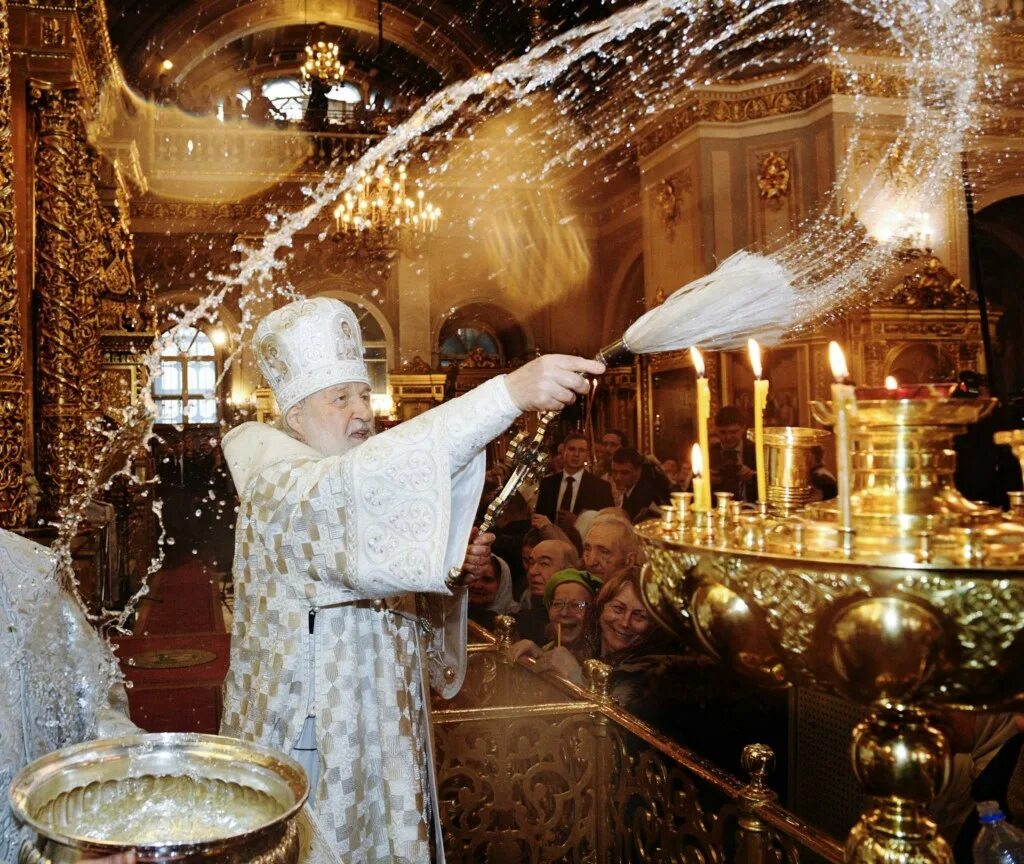 Купель для крещения в храме вооруженных сил рф. Патриаршего кафедрального храма. Крещение господне всенощная храм христа спасителя. Протодьякон храма христа спасителя константин барган. Марфо мариинская обитель протоиерей симеон.