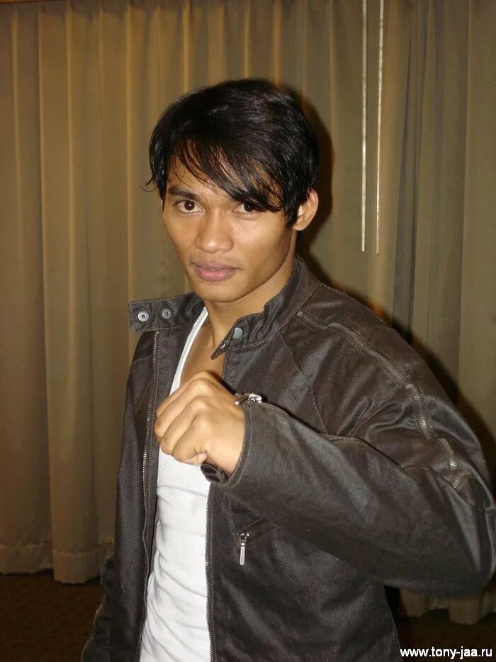 муай тай тони джа. тони джа. гонгонкский актёр тони. тони джаа. актер тони джа.