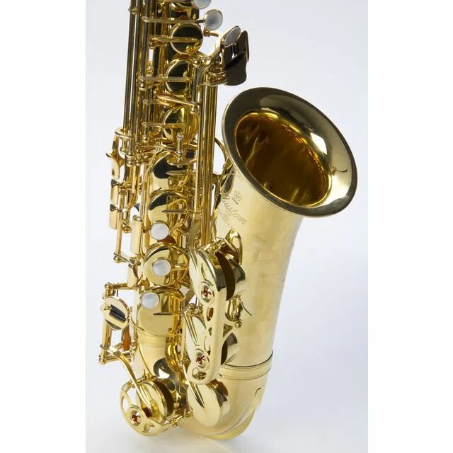 Yamaha yas-82z. Ямаха 82 саксофон. Yamaha Saxophone 82z позолоченная. Саксофон стоит