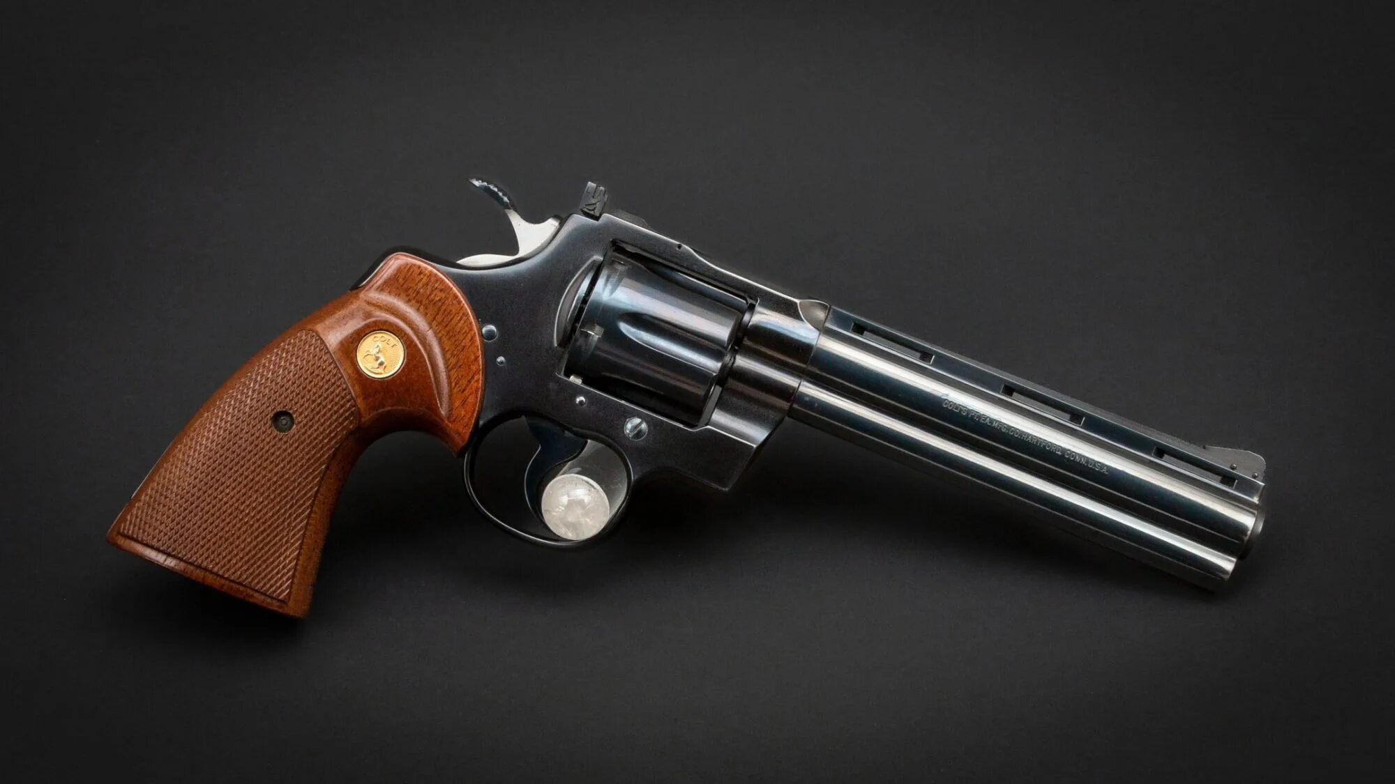 Colt python 6. Револьвер питон 357 магнум. кольт питон. colt python 1955. зажигалка кольт питон.