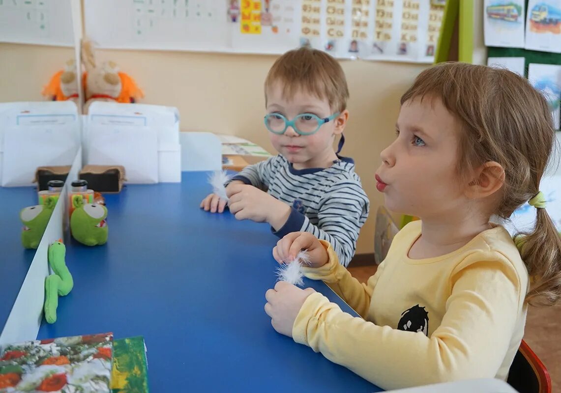 Занятия с логопедом. Занятия с детьми с ОВЗ. Занятия для дошкольников. Занятия с логопедом для детей. Коррекционные школы логопедические