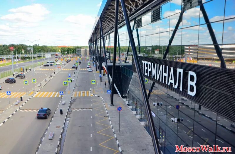 Выезд шереметьево. Паркинг терминала b Шереметьево. Аэропорт Шереметьево терминал в парковка. Аэропорт Шереметьево терминал b стоянка. Парковка терминал б Шереметьево.