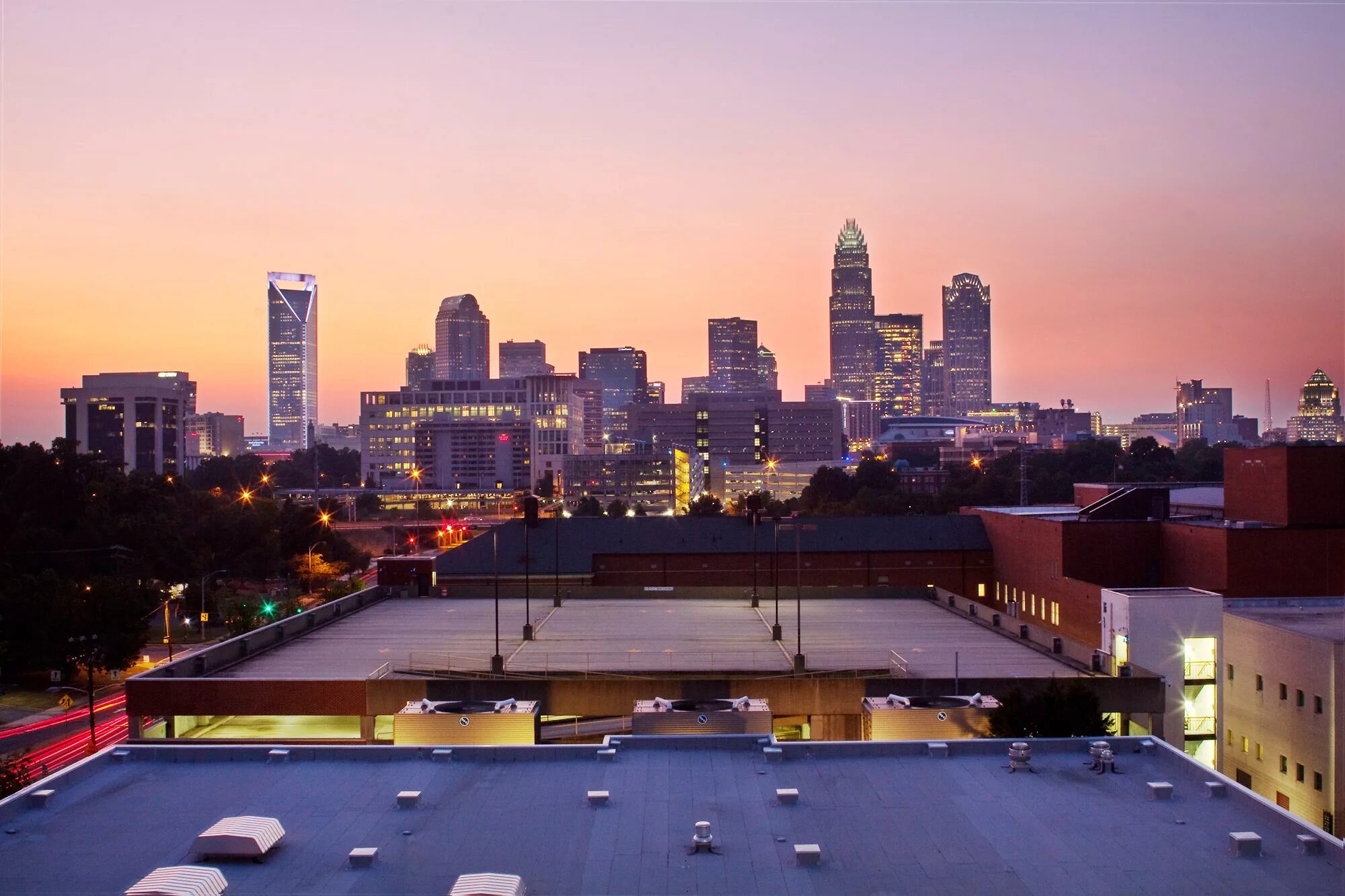 Над центром шарлотты. Шарлотт северная каролина достопримечательности. Принцесса шарлотта кембриджская фото 2022 год. Мост великой герцогини шарлотты в люксембурге. Принцесса шарлотта в трусах.