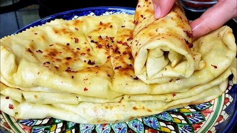 Кутабы с творогом и зеленью на сковороде