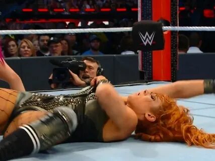 Becky lynch wardrobe malfunction