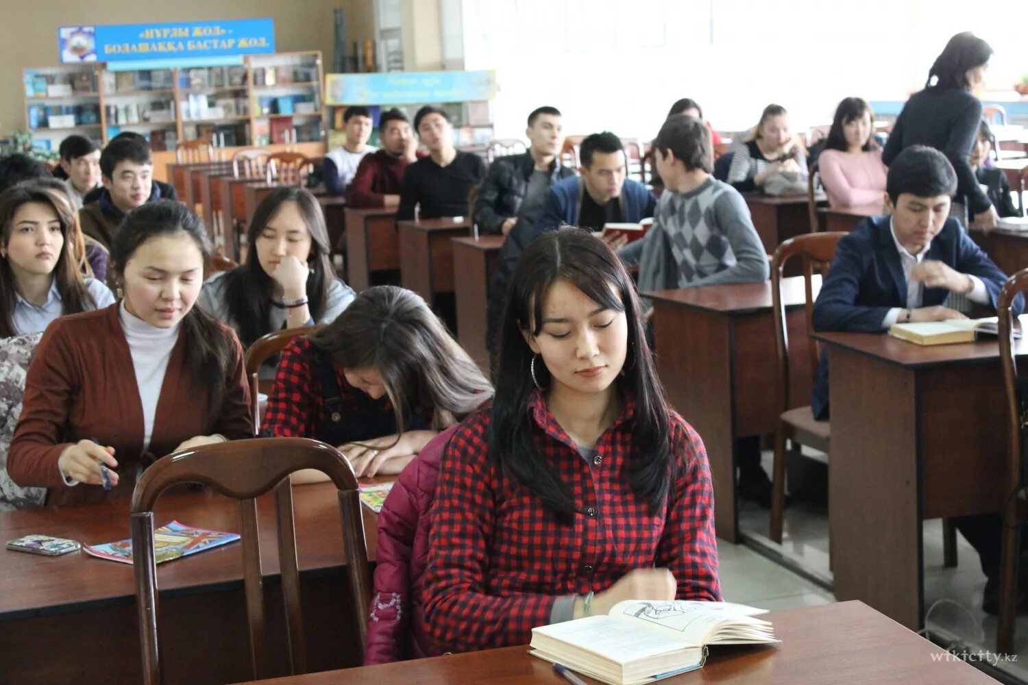 Американский университет в центральной азии университеты бишкека. Бишкек ауца университет. Asia university taiwan. Азиатские университеты. Лучшие университеты азии.