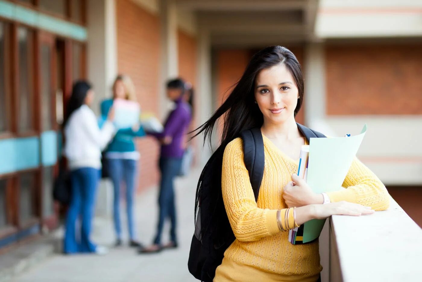 She a new student. Поступление в вуз. Студенты в вузе. Студентка вуза. Девушки студентки.