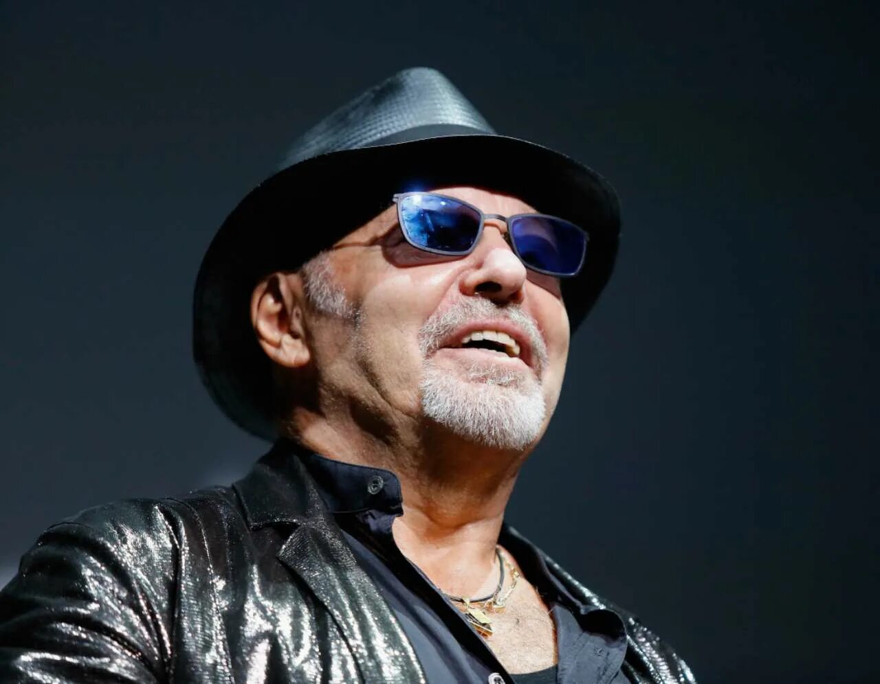 Vasco rossi в молодости. Васко интернет магазин. Vasco техника. Васко страда. Васко да гама.