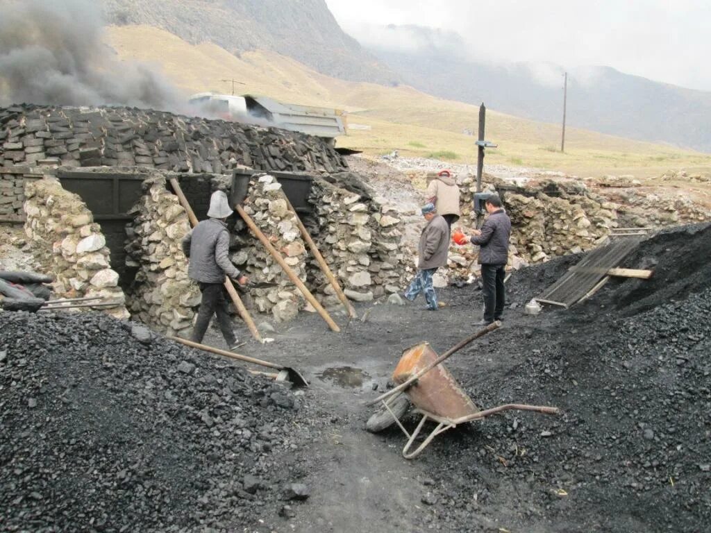 Араван киргизия 2010 год. Киргизия село араван. Араван (посёлок). Араван ошская область. Переход из поликарбоната.