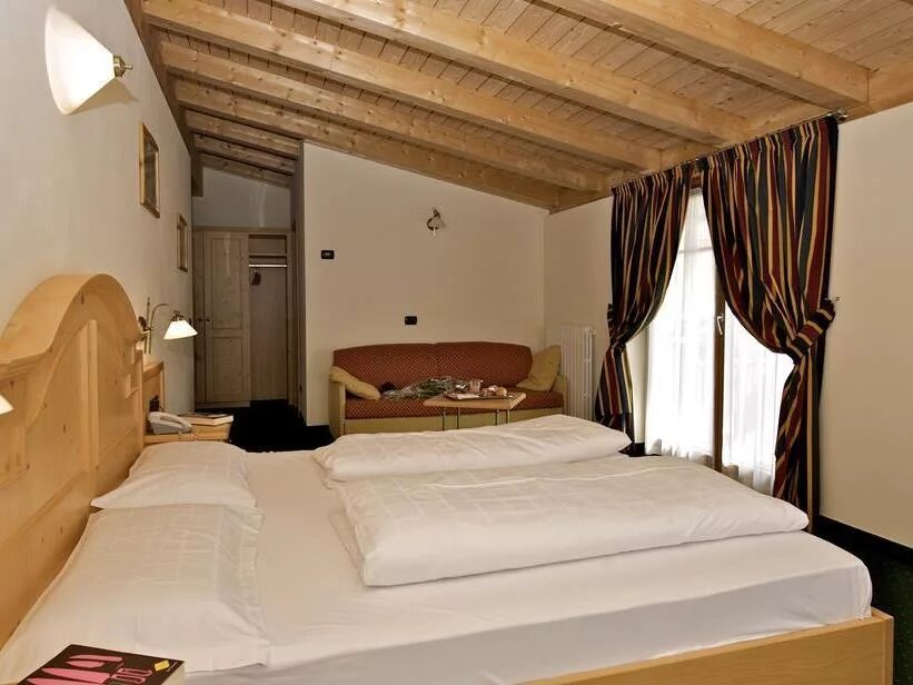 Отель туринг римини. Tour hotel. Ливиньо италия отель superior. Tour hotel. Tour hotel.