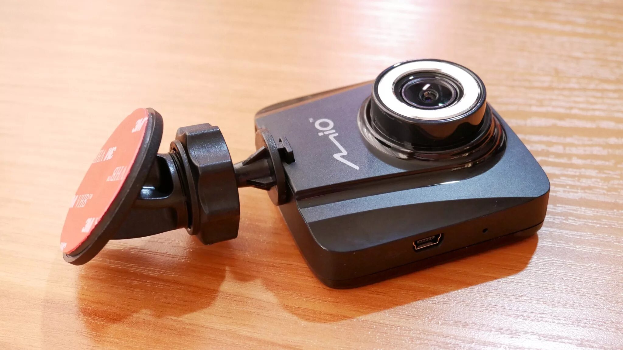 Видеорегистратор mivue 765. Mio mivue c539. mio c 305. видеорегистратор mio mivue кронштейн. mivue 386.