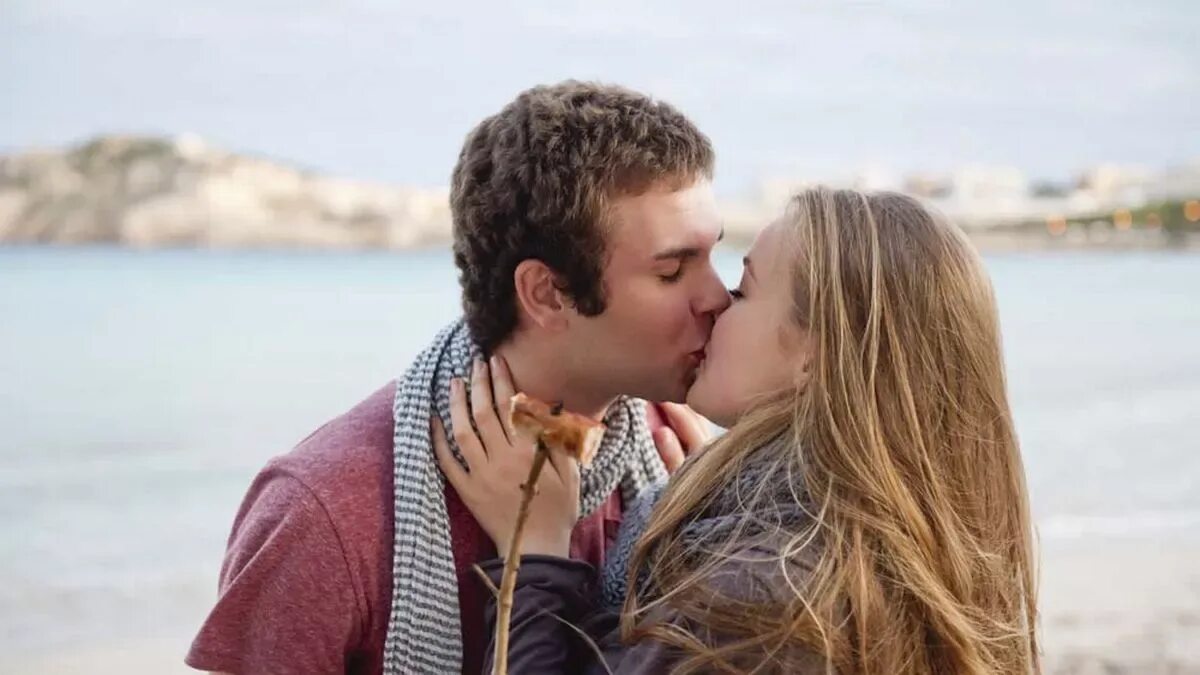 Фотосессия лав стори в парке. Love story фотосессия. История любви картинки. Счастливая пара. Love story язык.