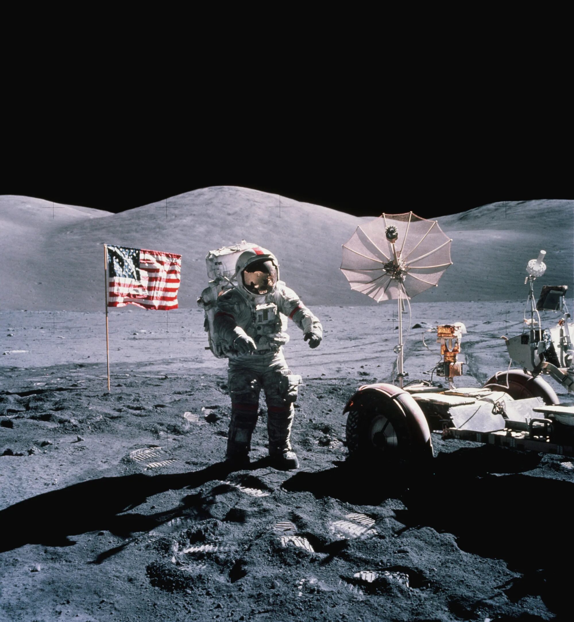 Man lands on the moon. The 1st man Lands on the Moon. Moon landing evidence. Moon landing USA.