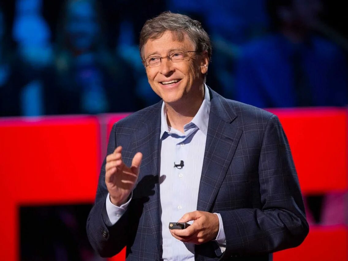 Крутой спикер. Билл Гейтс Ted. Тед talks. Спикер Ted. Билл Гейтс выступление.